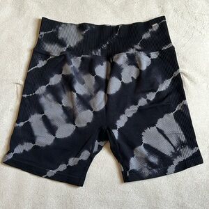 PINK ACTIVE biker shorts (L)